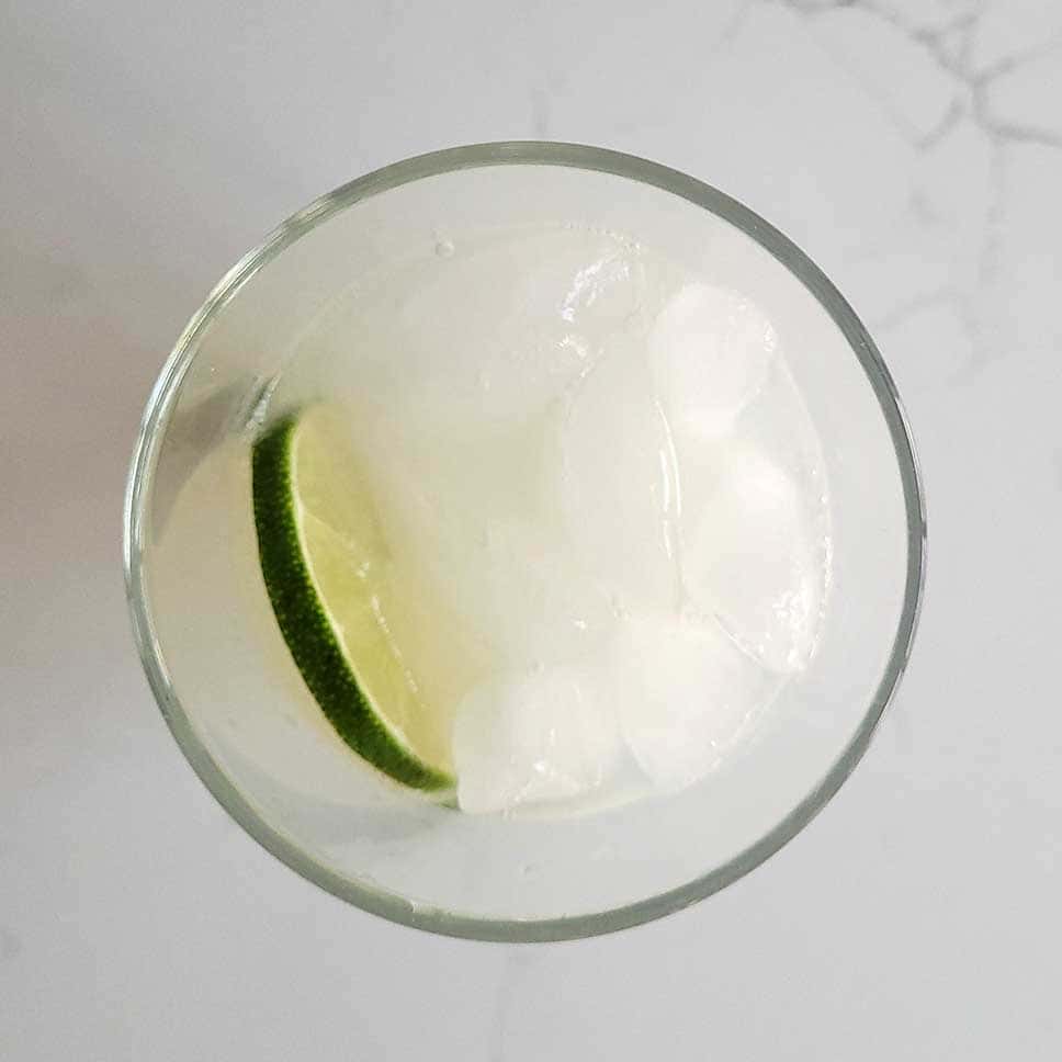 A Paloma with a slice of lime.